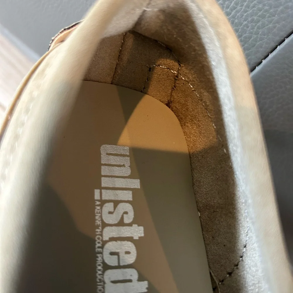 NWT Kenneth Cole Unlisted Men's Wister Belt Driver Loafer taupe 8.5 med